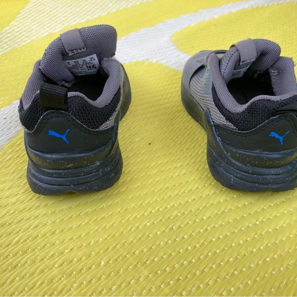 Puma kids Mesh/ Like New - Picture 3 of 4